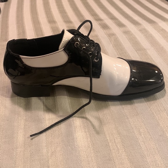 Men’s Black and White Tux shoes - Picture 2 of 2
